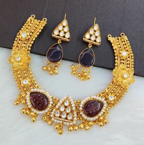 Conjunto de Collar Hecho a Mano con Piedra Monalisa, Latón Pulido Dorado y Polki, Collar Tradicional Indio de Uso Minimalista con Hermosos Pendientes - Product Image 4