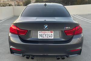 Voiture d'occasion fiable, BMW M4 Coupé 2018, environ 38 000 milles, 6 cylindres bi-turbo - Product Image 2