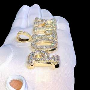 Colgante POLLY Personalizado de Plata de Ley 925 con Diamante Moissanita y Baño de Oro, Placa con Nombre Personalizada, Joyería Hip Hop Fina y Brillante - Product Image 4