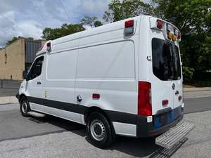 2019 Demers M ----- e ----- r ----- c---e---d ----- e--s-Benssz  Ambulance Sprinter Type 2 Entièrement équipée - Product Image 3