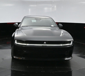Dodge Charger Daytona R/T AWD 2024 USADO, Turbo Eléctrico, Automático, Cuero Oscuro, ACC, R20, Cámara Trasera, Techo Solar, Faros LED, 5 Puertas - Product Image 1