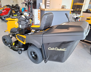 รถตัดหญ้าแบบนั่งขับ Cub Cadet XT2 QR106 พร้อมตะกร้าเก็บหญ้า ระยะการขับขี่ 24 กม. เหมาะสำหรับสวนขนาดใหญ่ ทนทานต่อการตัดหญ้า ใช้งานง่าย - Product Image 3