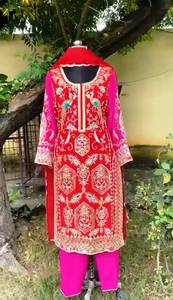 Costumes indiens Premium Fashion-Forward brodés à la main de créateurs modernes non cousus pour femmes de style traditionnel pour les fêtes - Product Image 2