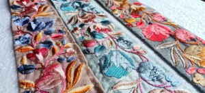 Cordones bordados a máquina hechos a medida en tres colores en diseños florales y para vestidos de novia en 1,75 pulgadas de ancho - Product Image 4