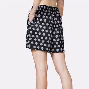 Pantalones cortos de mujer de color personalizados a precio barato hechos en Pakistán, pantalones cortos cómodos de alta calidad para mujer - Product Image 2