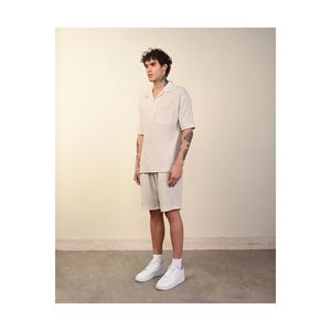 T-shirt a collo alto con bottone e tasche in raso - Product Image 5