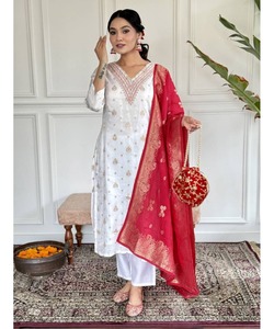 ชุดเดรสยาวสุภาพแบบลำลองสำหรับผู้หญิงชุด Punjabi Kurta สไตล์ส้อมพร้อมผ้าปูสนามสำหรับงานปาร์ตี้ - Product Image 4