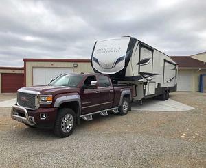 Se vende autocaravana K-e-y-s-t-o-ne RV M-o-n-t-a-na High Country 331RL 2022, poco usada, de alto rendimiento. - Product Image 1