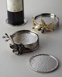 Ensemble de dessous-de-verre en argent martelé de luxe avec des accents floraux élégants Décoration de table haut de gamme Édition style moderne - Product Image 1