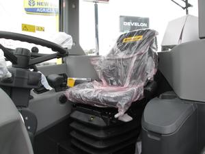 Kubota ปั๊มเกียร์ W80C 2025ตัวโหลดล้อ LR เครื่องยนต์ไฮดรอลิก Eaton รถตักด้านหน้ามอเตอร์ PLC มอเตอร์เกียร์ปั๊มเกียร์แบล็คโฮ - Product Image 2