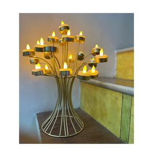 Portavelas de metal decorativo de diseño moderno para mejorar los temas de decoración del hogar festivos y cotidianos - Product Image 4