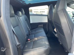 Gran Oferta: Tesla Cybertruck Crew Cab AWD Usado 2024 - Product Image 4