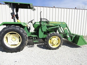 Tractor de Ruedas John Deere 520M 4WD Usado de Alta Calidad, 55HP, Transmisión de Engranajes, Larga Vida Útil, Componentes Principales: Bomba, Engranaje, Motor - Product Image 2