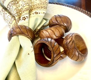 Porte-serviettes en bois avec techniques artisanales de qualité supérieure, sculpture à la main - décoration de salle à manger - Product Image 1