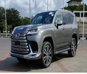 Offre de qualité : Véhicule d'occasion 4x4 SUV LX570 LX600 2021-2023 à vendre à prix abordable, avec une autonomie de plus de 700 km et une puissance de 250-300 ch - Product Image 2