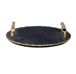 Plateau en bois design avec finition émail blanc, plateau de service pour la décoration de table de fête de mariage, avec poignée dorée - Product Image 4