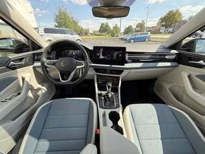 MEJOR USADO 2025 V-L-K-S-S-W-A-G-E-N J-E-T-T-A-A SE SEDÁN FWD - Product Image 2