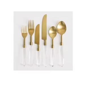 Cubiertos artísticos de metal con mangos esculpidos, perfectos para chefs, food stylists o comedores de alta gama. - Product Image 5