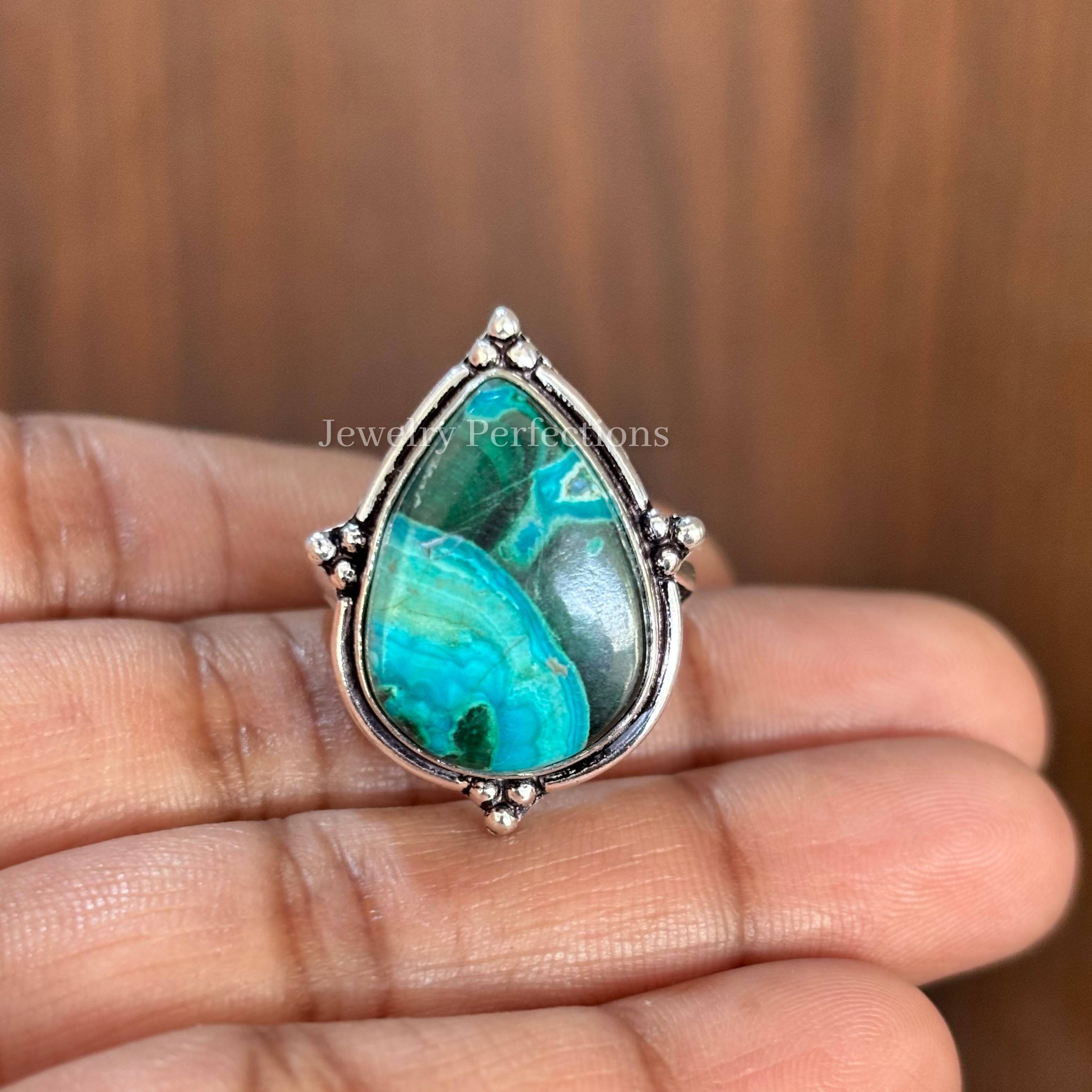 สีเขียว