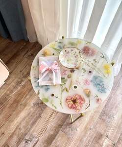 Table d'appoint en résine époxy faite à la main, meilleur nouveau mobilier, table de salle à manger pour la maison ou le bureau - Product Image 5