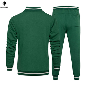 ชุดกันลมมีฮู้ดสำหรับผู้ชายกันน้ำสำหรับเล่นกีฬาออกแบบได้ตามต้องการชุดวอร์มผ้าไนลอนแบบนิ่มยืดหยุ่นแบบลำลอง - Product Image 3