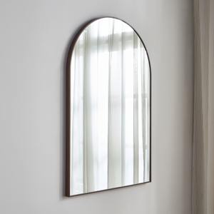 Élégant miroir mural de luxe pour le salon de style moderne reflétant la beauté avec un design haut de gamme pour les intérieurs de maison à la mode - Product Image 1