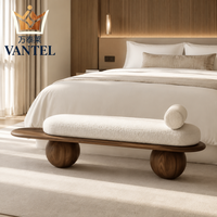 Banc de fin de lit moderne en tissu rembourré pour chambre à coucher, ottoman pour appartement, mobilier de chambre d'hôtes