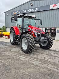 Nouveau tracteur agricole Massey Ferguson 5S 125 4*4 de 140 CV, transmission par engrenages 4 roues motrices, machines agricoles pour utilisation sur les terres agricoles - Product Image 4