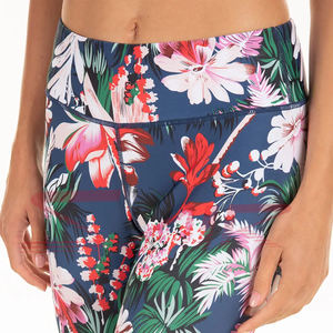 Pantalones de gimnasio de cintura alta para mujer con sublimación personalizada, mallas de yoga para mujer con logotipo impreso, tejido de punto, técnica de tinte a granel - Product Image 4