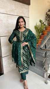 Diseñador indio y paquistaní Punjabi Dhoti y Bollywood Salwar Kameez Potli Fiesta y ropa de boda Vestido para mujer - Product Image 2