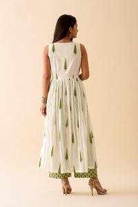 Ensemble Palazzo de Kurta de cyprès vert, style indien, pantalon et Kurti de qualité du fabricant indien - Product Image 4