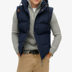 เสื้อกั๊กผู้ชายน้ำหนักเบา แบบไม่มีแขน บุผ้าแบบควิลท์ อุ่นสบายสำหรับฤดูหนาว เหมาะสำหรับกิจกรรมกลางแจ้ง ลำลอง ทำงาน กันลม ให้ความอบอุ่นตัว ทันสมัย ผลิตจากผ้าฝ้าย - Product Image 1