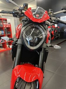 Motocicleta Deportiva Ducati Monster Plus Roja Modelo 2025, Nueva, Garantía de 5 Años, Soporte Personalizado OBM, Opción de Financiamiento DIY Disponible - Product Image 5
