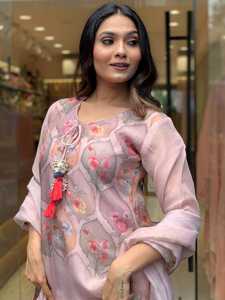 Dernière tenue de créateur Vêtements ethniques à la mode les plus tendances Pantalon Kurti en soie Taby & Dupatta avec imprimé à vendre - Product Image 2