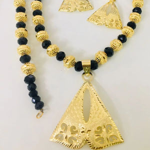 24K Plaqué Or Vintage Dubai Mode Bijoux Ensemble Boucles D'oreilles Bracelets Peignes Broches Allemagne Cuivre Matériel Diamant Cadeau - Product Image 1