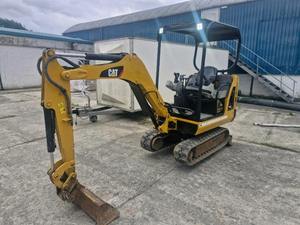 รถขุดขนาด 22 ตัน แบบตีนตะขาบยืดได้ พร้อมบุ้งกี๋เกรดดิ้ง เครื่องยนต์ฮิตาชิ ปั๊มไฮดรอลิกคาวาซากิ ระบบควบคุม PLC มอเตอร์ เกียร์บ็อกซ์ ลูกปืน - Product Image 2