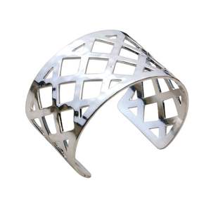 Bracelet jonc ouvert en laiton plaqué argent gravé sur mesure, best-seller, pour femmes, élégant, bijoux de créateur, cadeau - Product Image 1