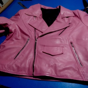 Manteau long en cuir véritable marron pour femme avec ceinture, col rabattu décontracté, style automne-hiver - Product Image 3