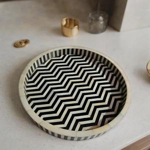 Plateau de service en os incrusté artisanal, très vendu, multi-usages pour le service, le rangement et la décoration de la maison, disponible au meilleur prix - Product Image 5