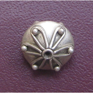 Cuentas de Plata Hechas a Mano de Alta Calidad en Tamaños de 10mm, 20mm y 25mm para la Fabricación de Joyas y Abalorios Elegantes para Manualidades en Bolsas - Product Image 1