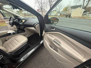 รถยนต์มือสองคุณภาพดีราคาประหยัด ปี 2017 ฟอร์ด เอสเคป ไททานิอุม พวงมาลัยซ้าย - Product Image 4