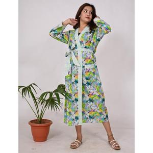 Robe Kimono Modal en Satin à Impression Numérique pour Femme, Vêtement de Nuit Léger, Vêtements de Détente Doux, Robe Élégante Faite à la Main - Product Image 4