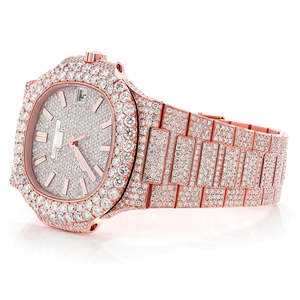 Montre en acier inoxydable à quartz avec finition brillante en moissanite, bracelet lisse, élégante, artisanale, choix de cadeau de luxe pour mariage ou fête - Product Image 5