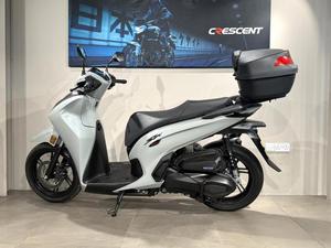 Oferta al Mejor Precio: Motocicleta Eléctrica SH350i Blanca, Scooter Urbana con Asiento Negro y Ruedas de Aleación - Product Image 4