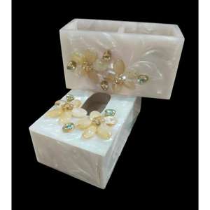 Porte-serviettes en résine lisse de haute qualité avec finition durable et design élégant pour l'organisation de la cuisine et de la table à manger d'Inde - Product Image 3