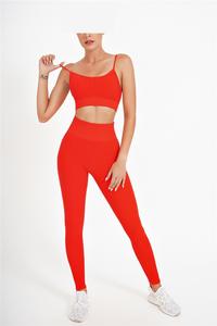 Ensemble de sport personnalisé à faible MOQ avec logo, en tissu extensible respirant 100 % polyester, comprenant un soutien-gorge de sport taille haute et un legging imprimé sur mesure - Product Image 5