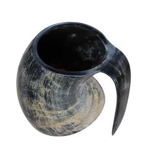 Viking Horn Mug Sculpté Wolf Tankard pour Mead Ale et Bière Technique Polie - Product Image 4