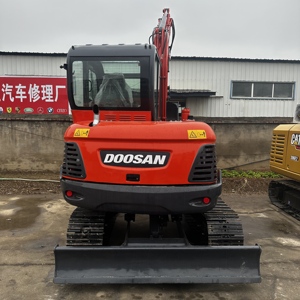 Excavatrice DOOSAN Dx60 d'occasion, 6 tonnes, moteur, boîte de vitesses, engrenages, bon rendement, prix bas, pompe hydraulique, moteur PLC, construction - Product Image 2