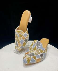 Sandalias bordadas y tejidas a mano con punta abierta de primera calidad para mujer, calzado Jutti para bodas, disponible a granel desde la India - Product Image 1