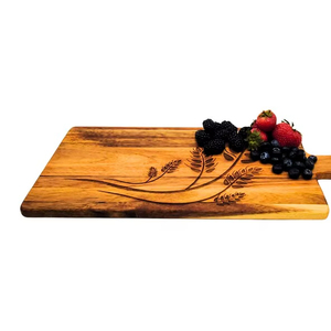 Planche à découper et plateau de service en bois - Durable, lavable au lave-vaisselle - Product Image 1